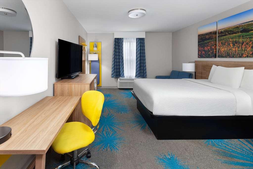 Days Inn & Suites By Wyndham Sellersburg Chambre photo