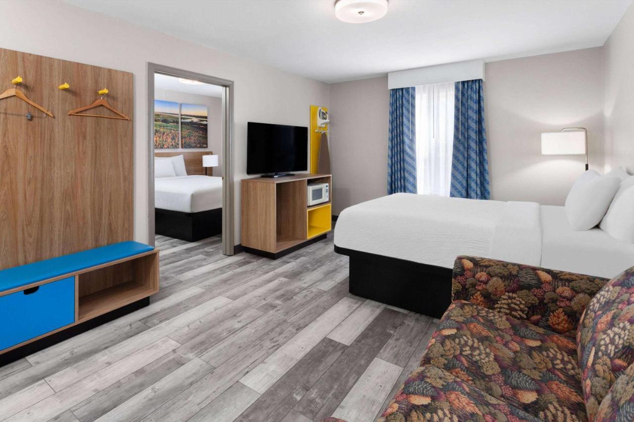 Days Inn & Suites By Wyndham Sellersburg Extérieur photo